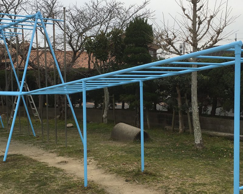 遊具の塗装の画像