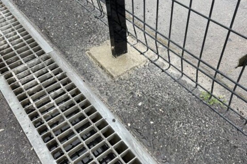 倉敷市児島　店舗Ｍ様　フェンス修繕工事の画像
