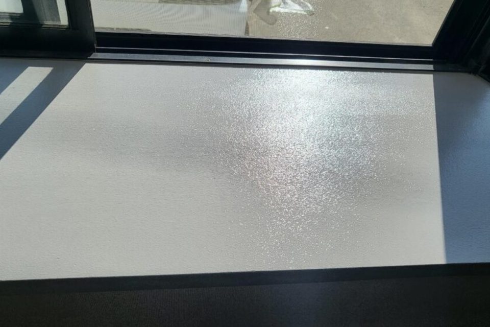 倉敷市呼松　Ｍ様邸　出窓天板塗装工事の画像
