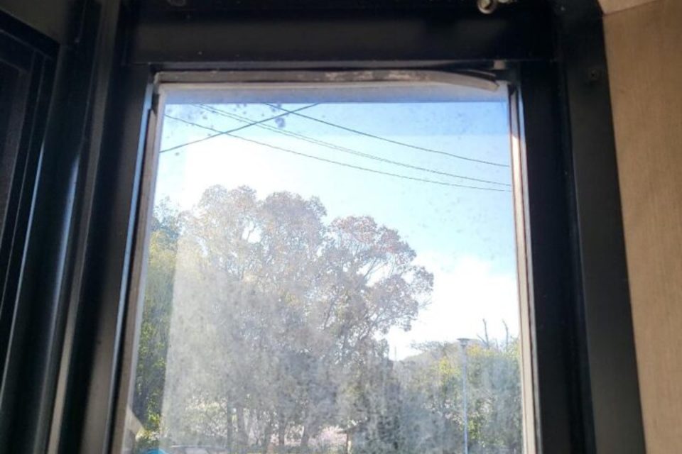 倉敷市呼松　Ｍ様邸　出窓天板塗装工事の画像