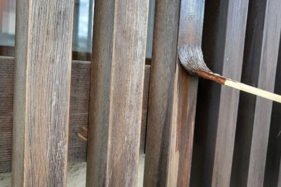 倉敷市安江　Ｔ様邸　玄関木部塗装工事の画像