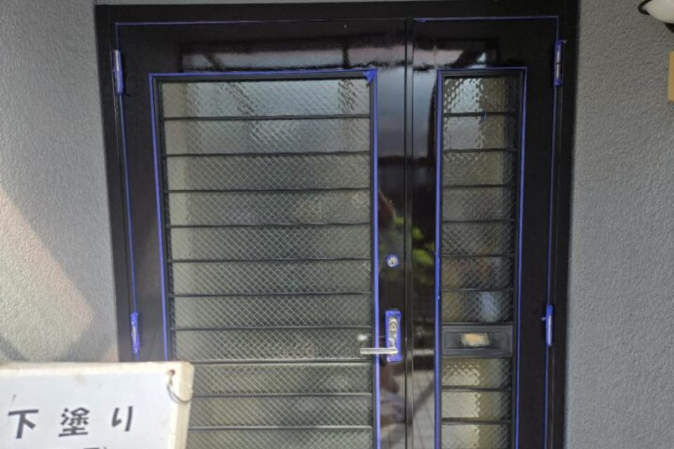 玄関ドア塗装工事の画像