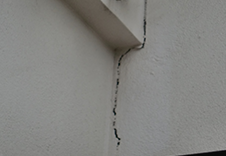 外壁のひび割れ