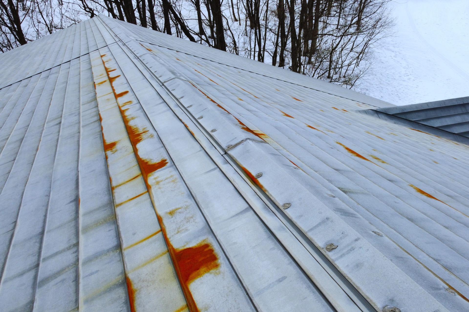 サビ（トタン屋根など）