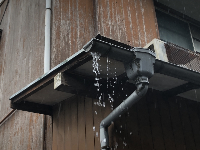 【倉敷市】雨樋は機能していますか？樋つまりは放置しないでくださいね😃